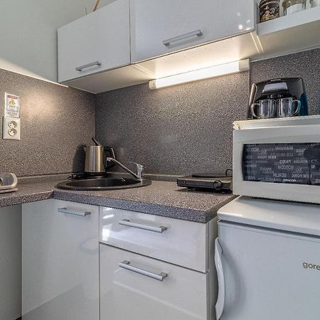 Bratislava -Apartment Near The City Center With A Balcony 外观 照片