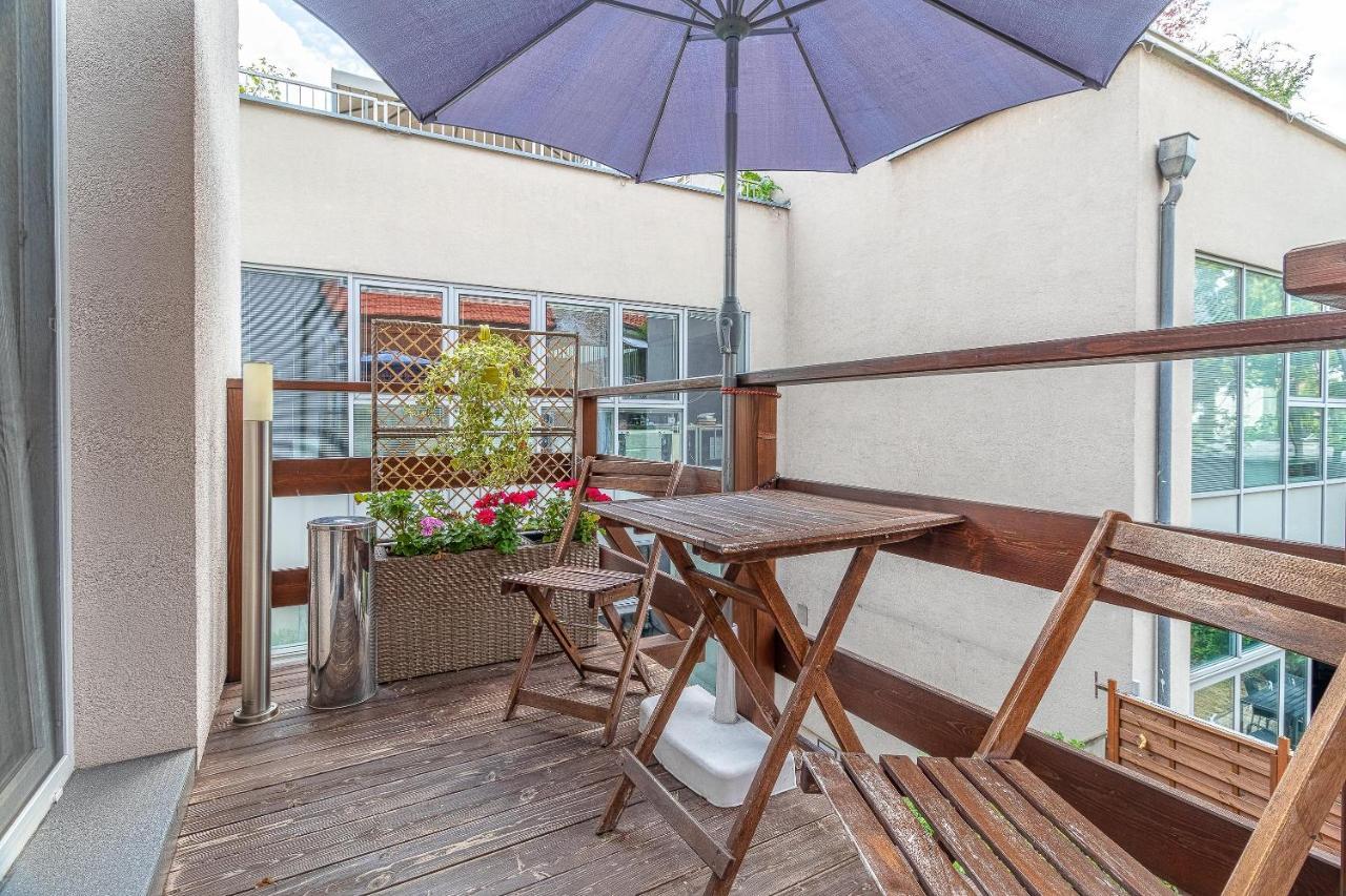 Bratislava -Apartment Near The City Center With A Balcony 外观 照片