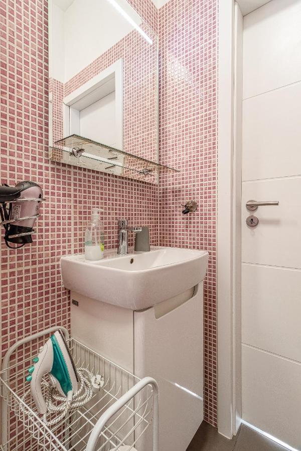 Bratislava -Apartment Near The City Center With A Balcony 外观 照片