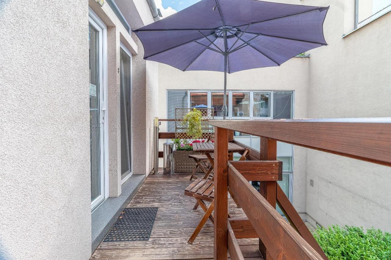 Bratislava -Apartment Near The City Center With A Balcony 外观 照片