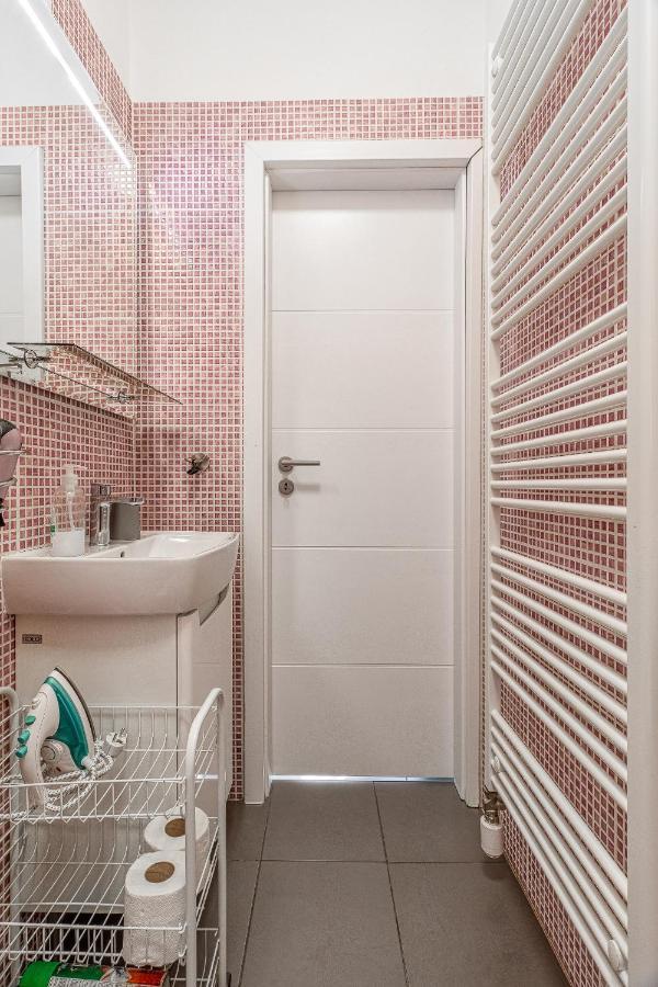 Bratislava -Apartment Near The City Center With A Balcony 外观 照片